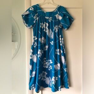 Hilo Hattie Large Blue Hawaiian Muumuu Dress Caftan aloha tiki hibiscus vintage